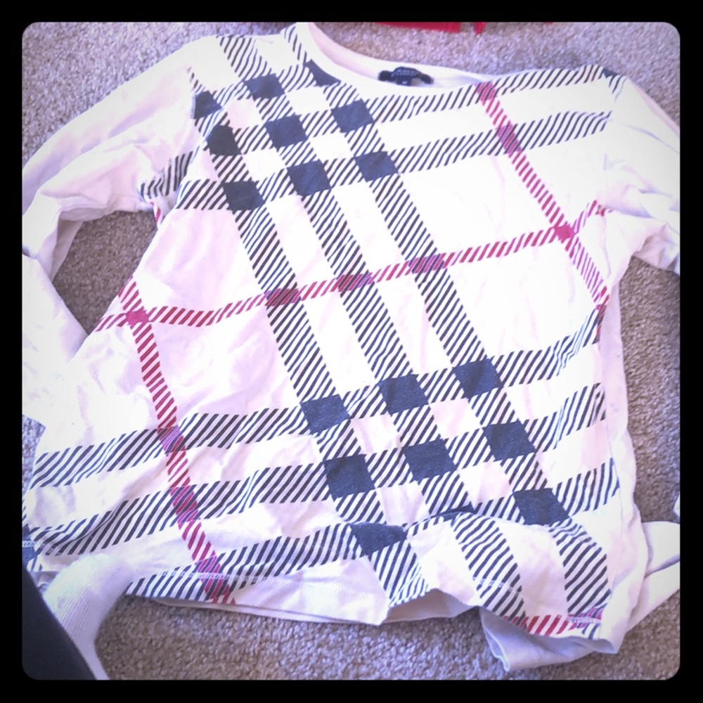 Authentic Pre loved Burberry top full sleeve M